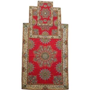 سجاده و جانماز ترمه ابریشم کد TRSAJJA64 نفیس رنگ قرمز آستر زرشکی لبه مغزی دوزی