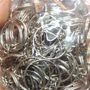 حلقه جاسوییچی زنجیردار نقره ای 1 بسته 100 عددی