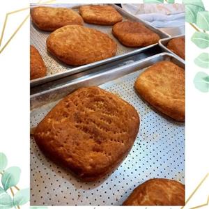 نان گاتا گردویی خانگی