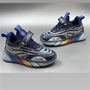 کتونی  بچگانه  چسبی  در  دو  رنگ