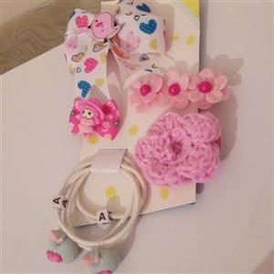 پک گلسر دخترانه همراه با کش مو .مناسب مادرانی که دختر خانم های کوچیک دارن و همچنین دختران نوجوان