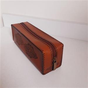کیف لوازم آرایش و جامدادی چرم طبیعی دست دوز کد7248