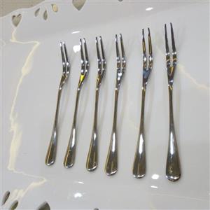 زیتون خوری و خرما خوری 