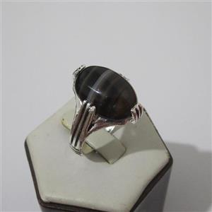 انگشتر عقیق سلیمانی اصل با رکاب برنجی سایز 65 و نگین معدنی مشکی با رگه طبیعی