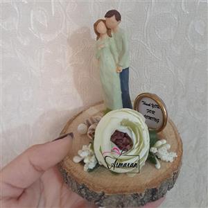 گیفت چوبی عروس و داماد  و گل نباتی