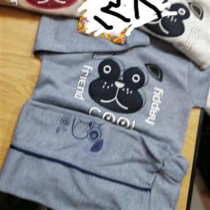 بلوز شلوار بچگانه\nسایز 35 و 40 و 45 جنس ملانژ اعلا با  ویژه