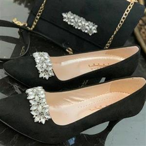 تزئین روی کفش و کیف زنانه به صورت پنل جواهردوزی شده