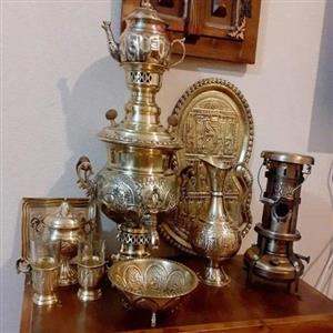 سماور ذغالی برنجی 4 لیتری همراه با سرویس 11 پارچه کد honar740