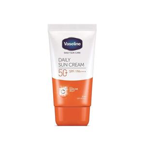 کرم ضد آفتاب بی رنگ وازلین  SPF50 مدل دیلی سان مناسب انواع پوست حجم 50 میلی لیتر