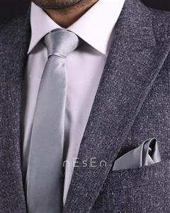 ست کراوات و دستمال جیب مردانه نقره ای ساده ساتن 