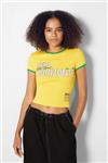 تی شرت اسپرت زرد یقه خدمه طرح چاپی مدل اسلیم فیت آستین کوتاه زنانه برشکا Bershka (برند اسپانیا)