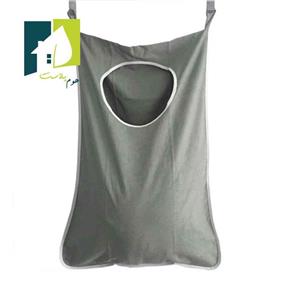 آویز پشت دری لباس چرک