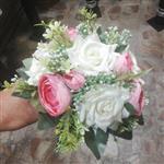 دسته گل مصنوعی  عروس (گل رز مخمل و گل نسترن)