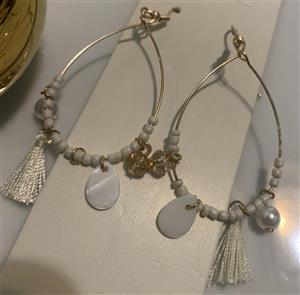 گوشواره اشک با مهره های سفید