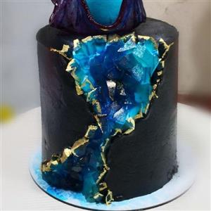 کیک تولد فیلینیگ موز،گردو تزئینات ابنبات ایزومالتی،سنگ امیتیس 
