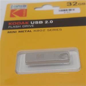 فلش 32 گیگ برند معتبر کداک با  مادام‌العمر