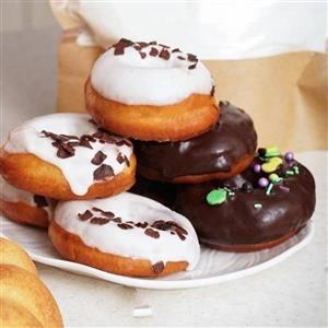 پودر دونات ،  تعداد بسته به سایز کاتر و قطرخمیر بین 20 تا 40 عدد میشود