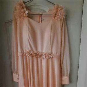 لباس مجلسی سایز 42 و 44 جنس لمه شاین پرتقالی