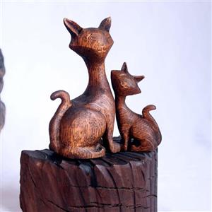 دکوری دست ساز طرح گربه های ملوس از جنس چوب بلوط\t 