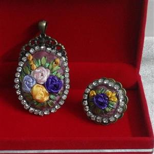 گردن آویز  و انگشتر و های روبان دوزی