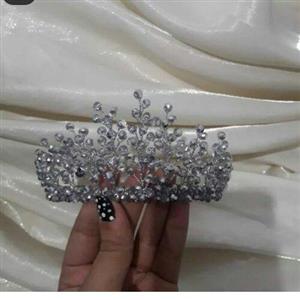 تاج نقره ای کریستال سنگ