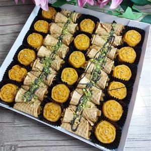 حلوا تیدا سینی ترحلوا حلوا سنتی18 عددترحلوا قالب خورده 30 عددقیف
