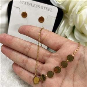 نیم ست طرح سکه با رنگ ثابت و ضد حساسیت همراه گوشواره های میخی