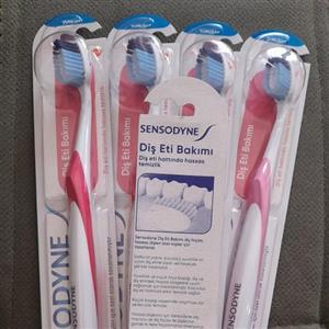 مسواک برند sensodyne محصول کشور ترکیه 