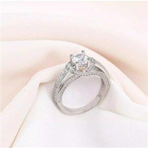 انگشتر سولیتر نقره دقیقا مشابه نمونه جواهر با عیار 925 و آبکاری طلاسفید