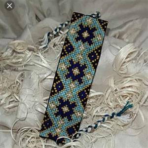 دستبند سوزن دوزی شده