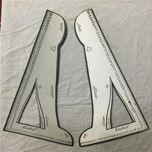 یک عدد گونیا(اشل) خیاطی 30 سانت و یک عدد 15 سانت مقوایی