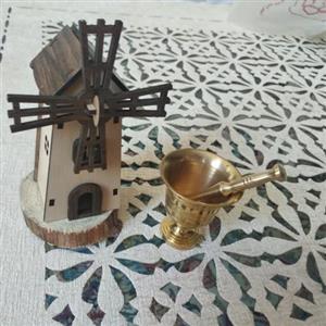 هاون برنجی پایه دار زعفران و هل ساب، شش سانتی