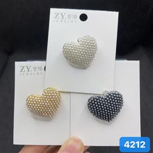 گل سینه قلب قرمز