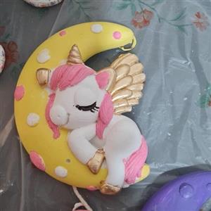 یونیکورن دیوار کوب، جا کلیدی