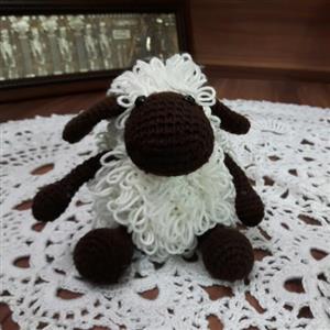 عروسک دست بافت قلاب بافی بره ناقلا