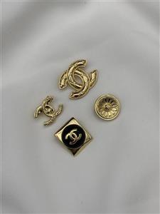 سنجاق سینه 8