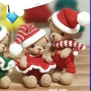 عروسک بافتنی خرس کلاه دار دونه ای رنگ خردلی ونسکافه ای موجوداست