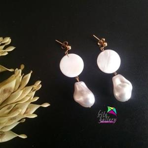گوشواره میخی صدف طبیعی