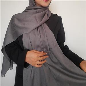 شال مجلسی طرح فندی در 6 رنگ پرکاربرد.جنس نخ ابریشم ژاکارد.ساده و شیک