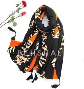 شال پلنگی نخی منگوله دار