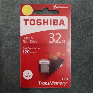 فلش مموری 32گیگ usb3 توشیبا Toshiba mini 