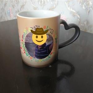 ماگ حرارتی دسته قلبی رنگی طرح دلخواه