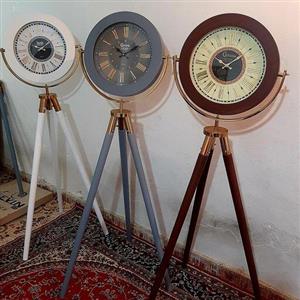 ساعت ایستاده سه پایه چوبی  مارک کوین کار تهران بسیار تمیزرنگ فورتیک و رنگ ثابت