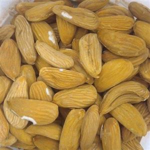 مغز بادام صادراتی حاشیه زاینده رود شهرکرد