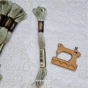 نخ گلدوزی پنگوئن پسته ای کد 523