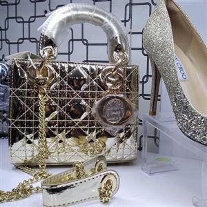 کیف مجلسی خارجی مارک دیور  DIOR بندر گناوه ورنی رنگ طلایی نقره ای رزگلد (مسی) سایز کوچک اسمال