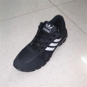 کتونی ADIDAS 