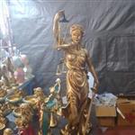 مجسمه تندیس ترازوی عدالت سایز بزرگ رنگ طلایی قابل شستشو