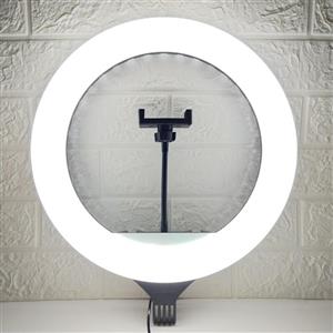 رینگ لایت سایز 36 لمسی کنترلی 45 وات همراه با سه پایه 2 متری حرفه ای با ضمانت 6 ماه  مناسب سالن زیبایی