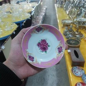 نعلبکی چینی طرح معینی صورتی 3 گل رز